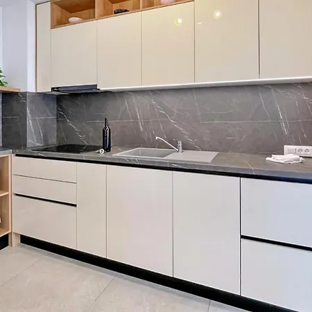 Cozy Apartment In Silo Lägenhet Šilo